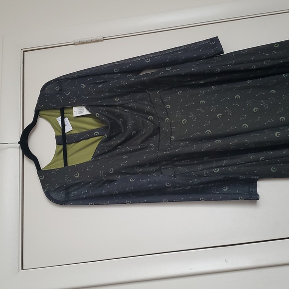 Daisy's Street Gold Constellation Chain Belt Long-sleeve Dress (Plus size) - Picture 3 of 16